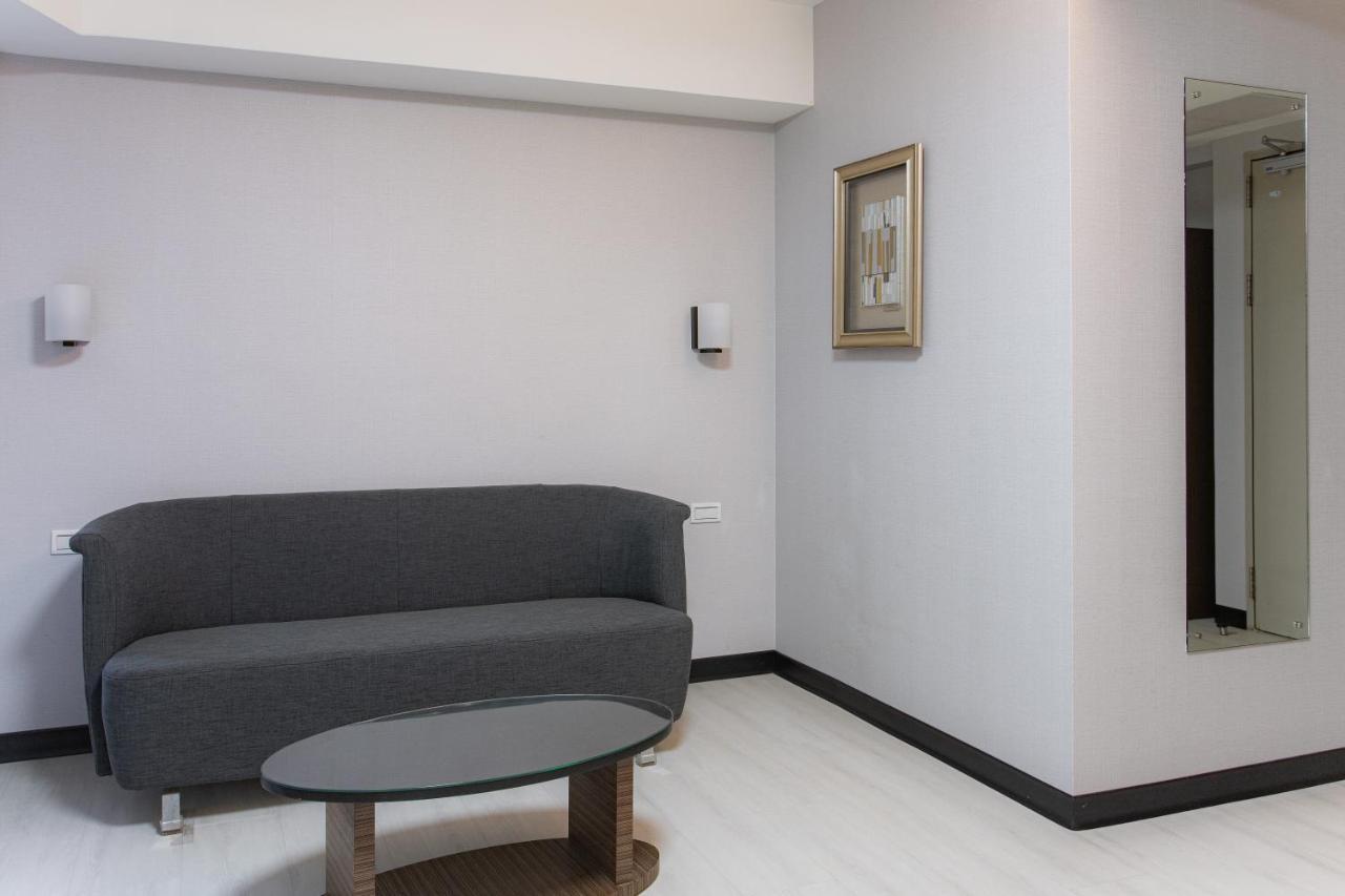 Hub Hotel - Songshan Airport Branch 台北市 エクステリア 写真